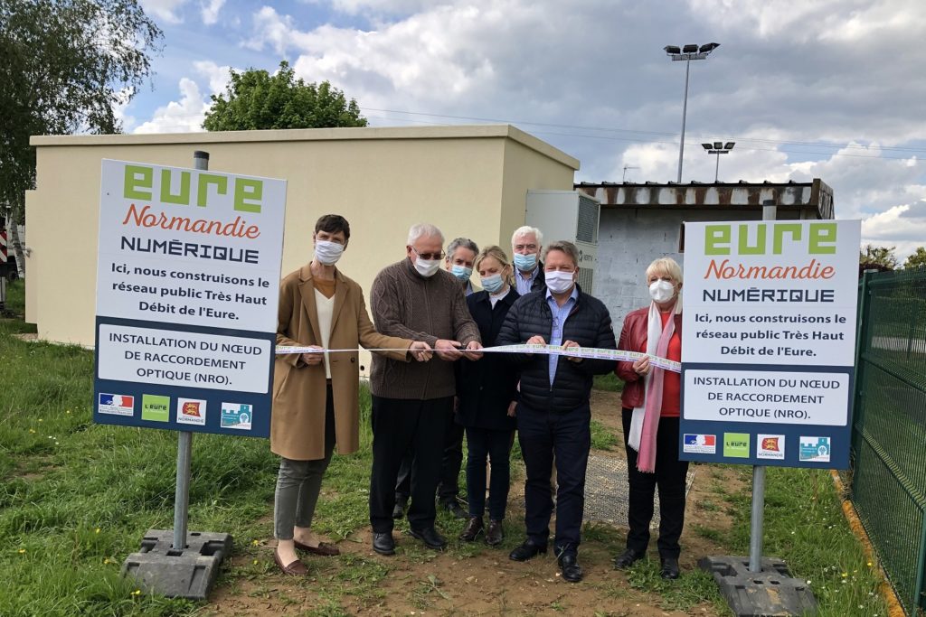 Les élus réunis à Etrépagny pour l'installation d'Eure Normandie Numérique